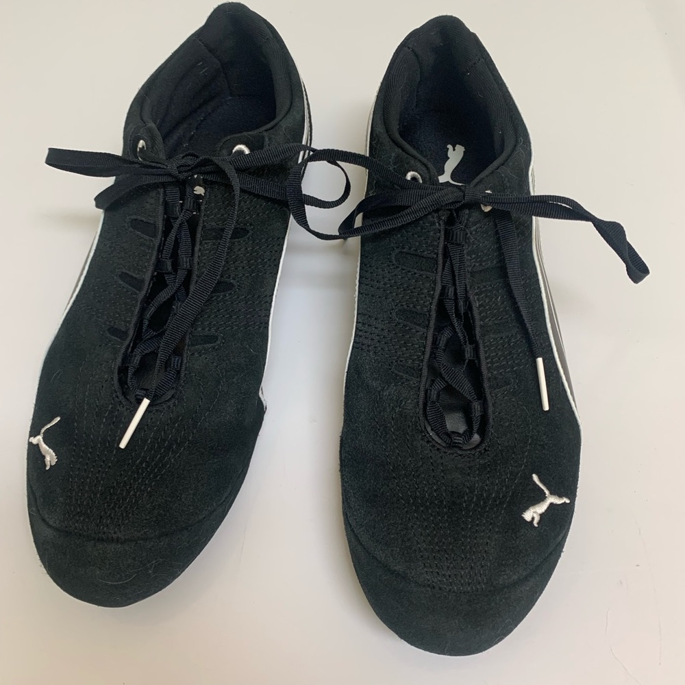 Old-school puma shoes. Size 9 1/2